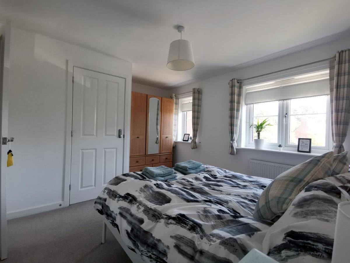 2 Bedroom House With Free Parking Lyme Regis Luaran gambar