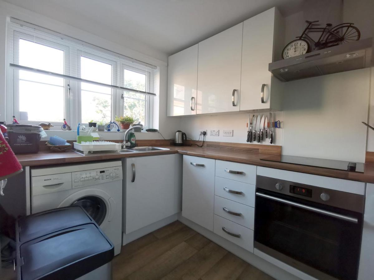 2 Bedroom House With Free Parking Lyme Regis Luaran gambar