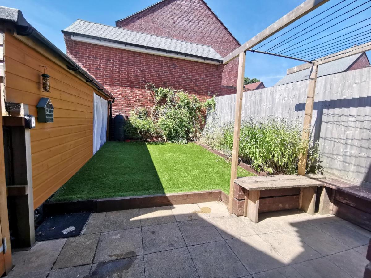 2 Bedroom House With Free Parking Lyme Regis Luaran gambar